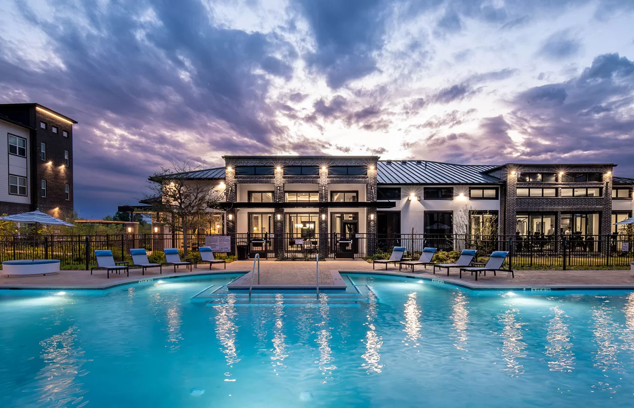Avelyn Manor